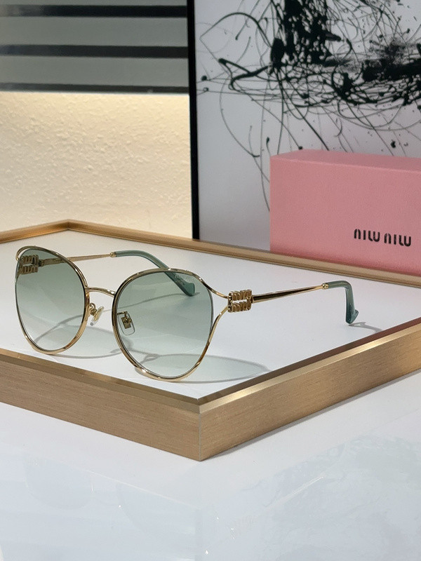 Miu Miu Sunglasses AAAA-906