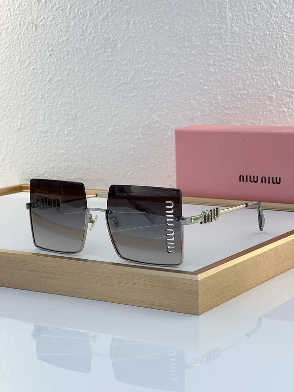 Miu Miu Sunglasses AAAA-910