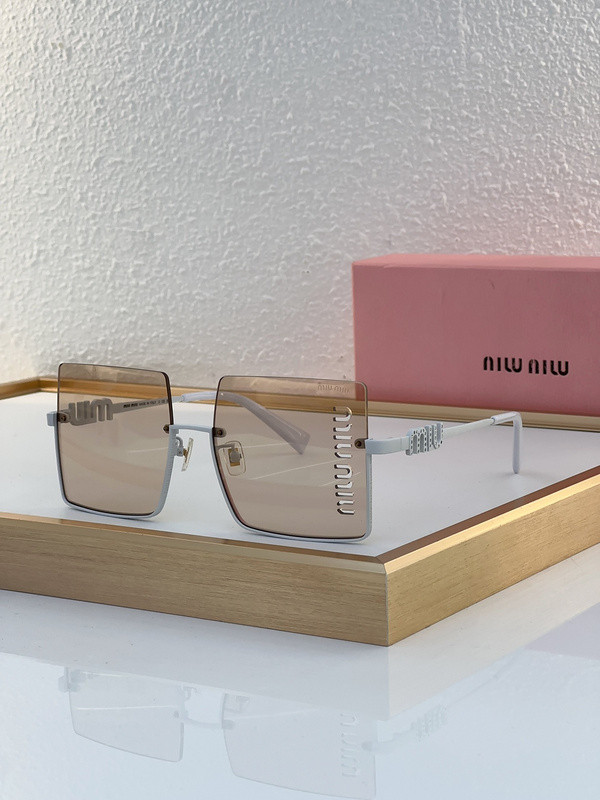 Miu Miu Sunglasses AAAA-911