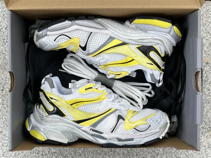 B 17FW Tripe-S High End Sneaker-528