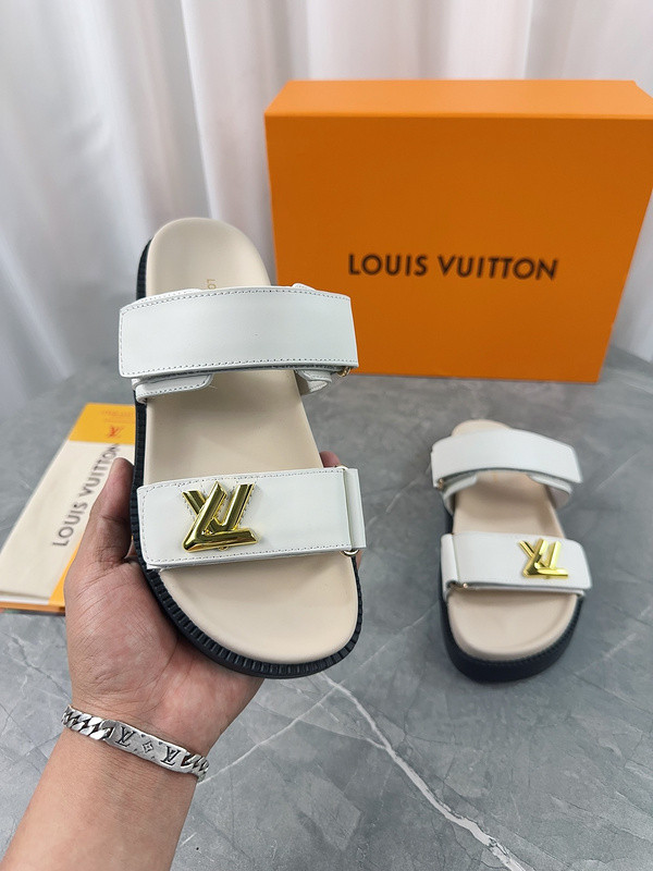 LV women Sandals 1：1 Quality-740