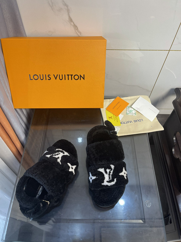 LV women Sandals 1：1 Quality-499