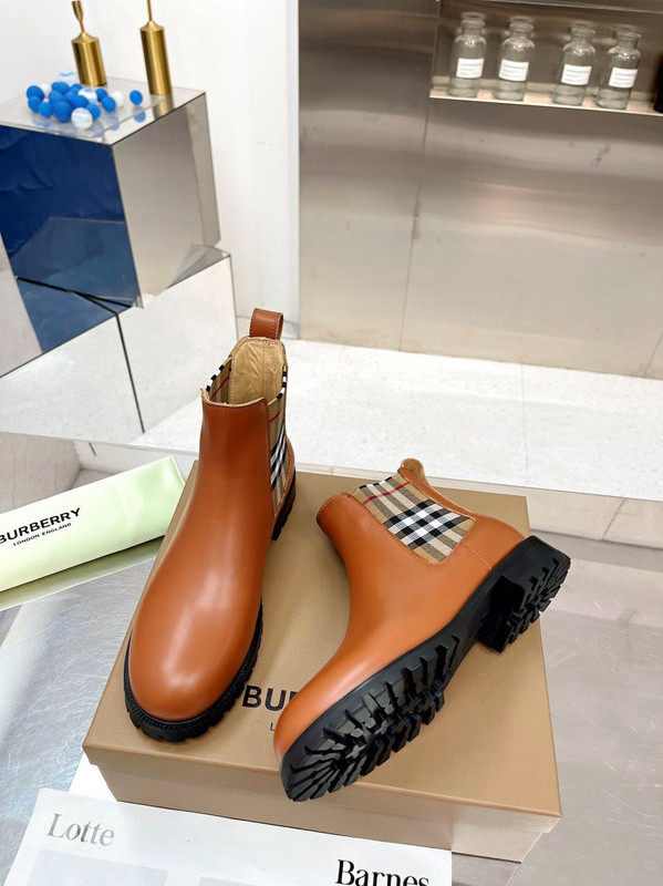 Burberry women shoes 1;1 quality-033