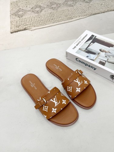 LV women Sandals 1：1 Quality-714