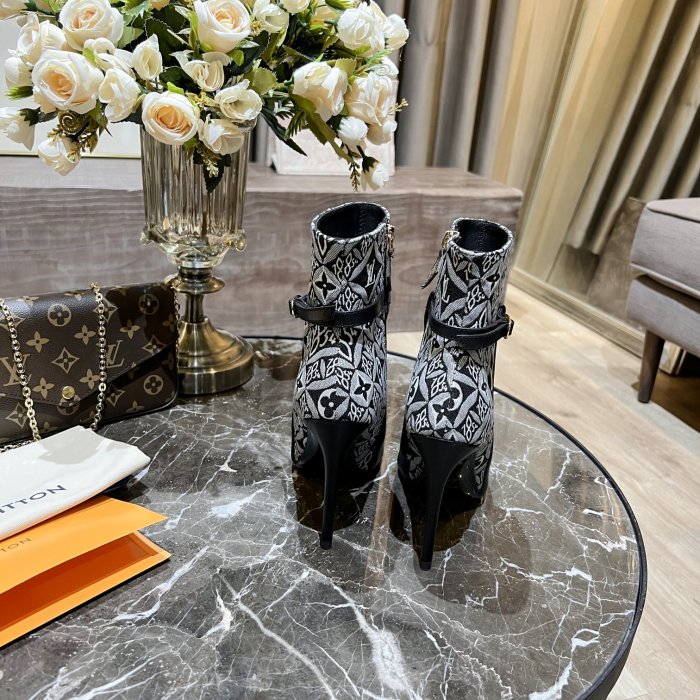 LV Women Shoes 1：1 Quality-844