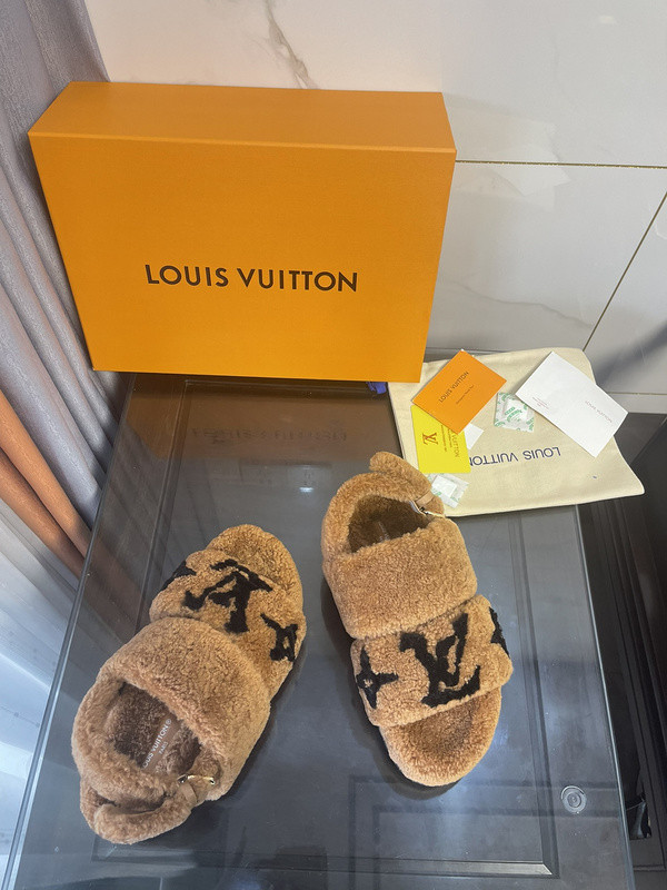 LV women Sandals 1：1 Quality-498