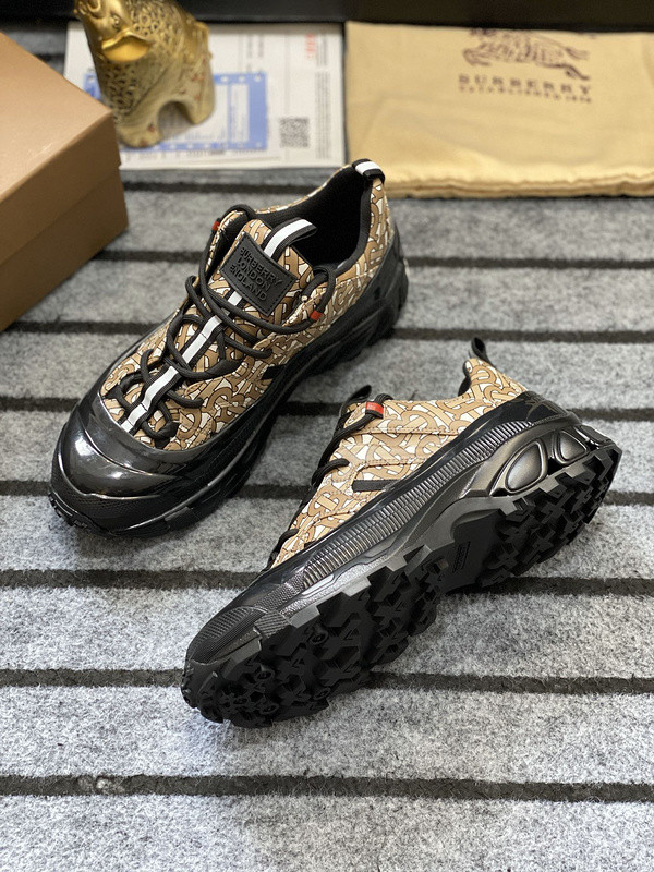 Burberry men shoes 1：1 quality-378
