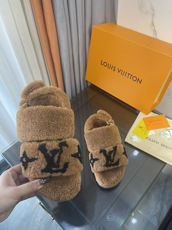 LV women Sandals 1：1 Quality-498