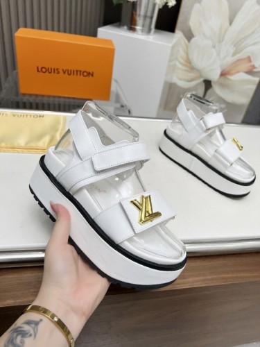 LV women Sandals 1：1 Quality-708