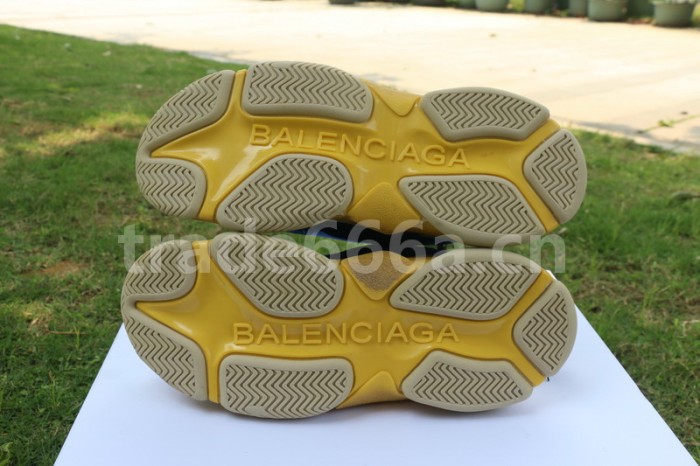 B 17FW Tripe-S High End Sneaker-008