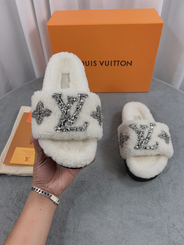 LV Sandals 1：1 Quality-652