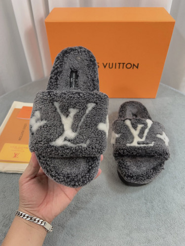 LV Sandals 1：1 Quality-643