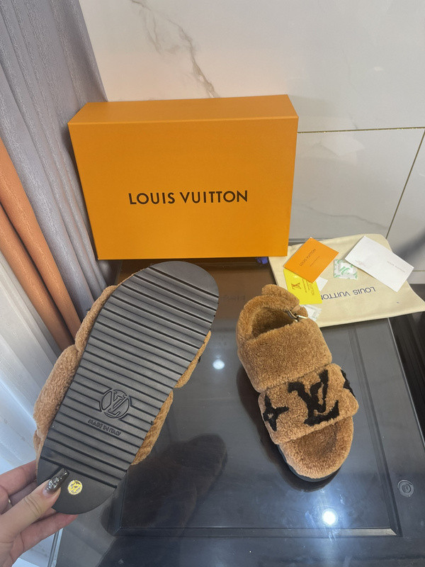 LV women Sandals 1：1 Quality-498