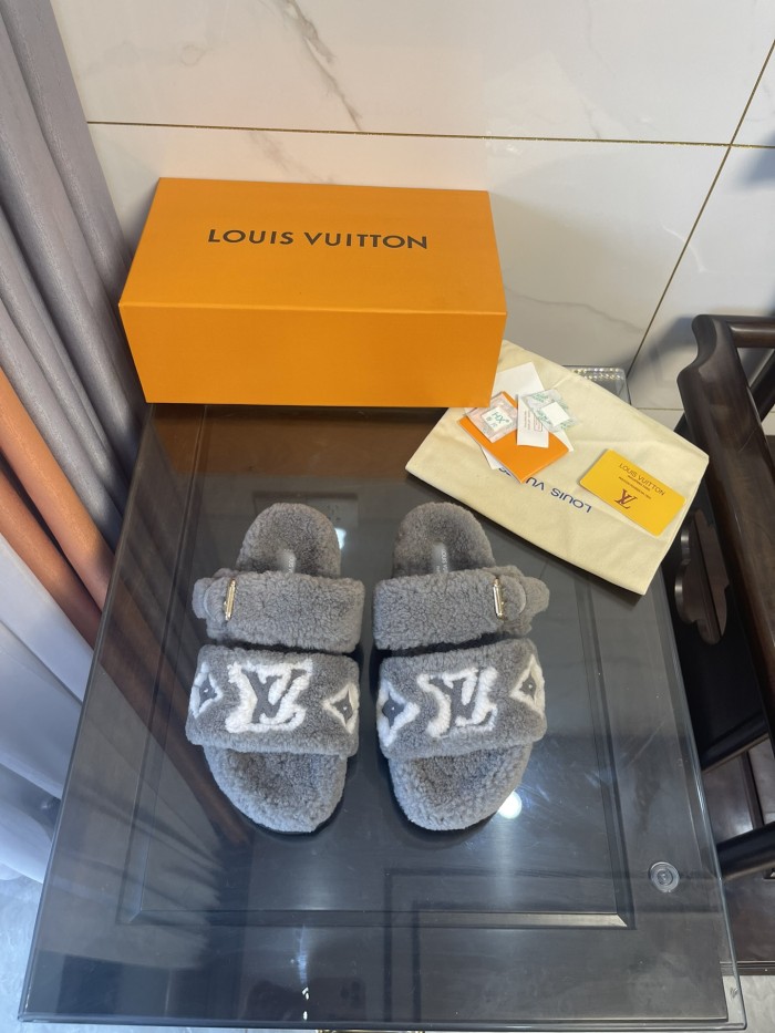 LV women Sandals 1：1 Quality-492