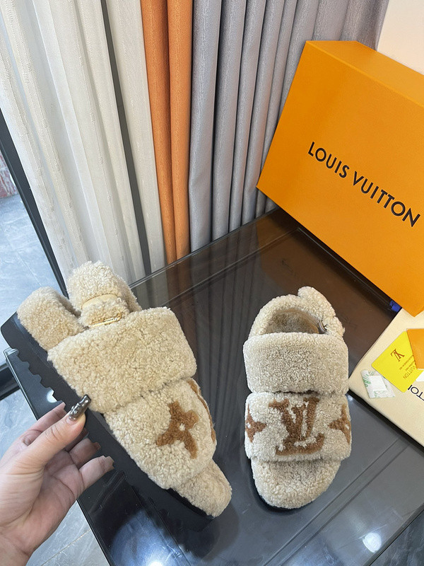 LV women Sandals 1：1 Quality-496