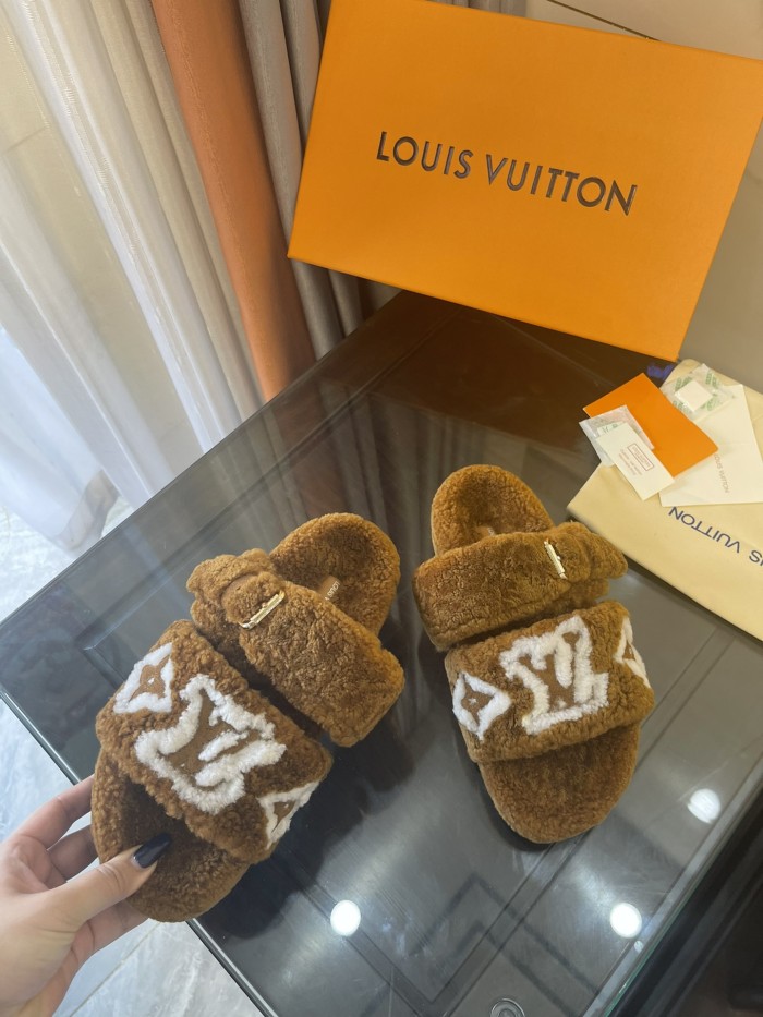 LV women Sandals 1：1 Quality-491