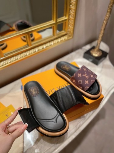 LV women Sandals 1：1 Quality-355