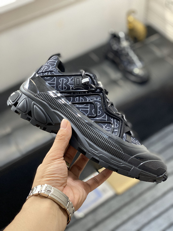 Burberry men shoes 1：1 quality-376