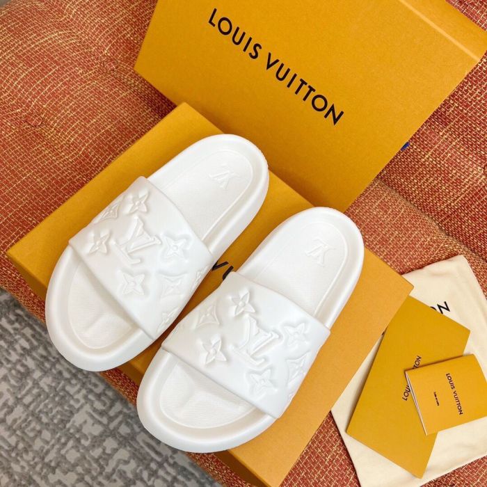 LV women Sandals 1：1 Quality-421