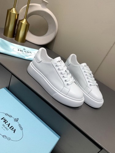 Prada women shoes 1：1 quality-206