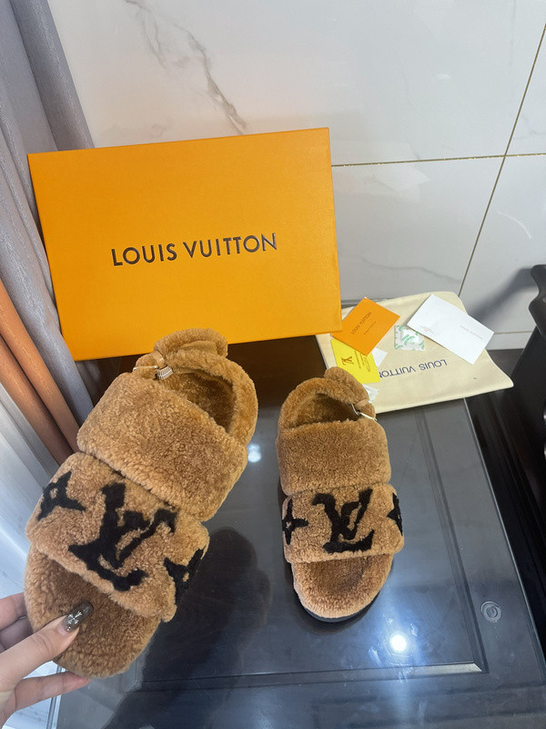 LV women Sandals 1：1 Quality-498