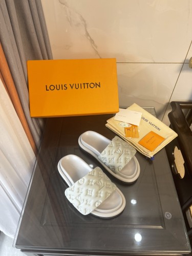 LV women Sandals 1：1 Quality-447