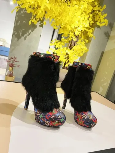 LV Women Shoes 1：1 Quality-726