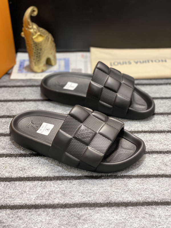 LV men slippers AAA-1191