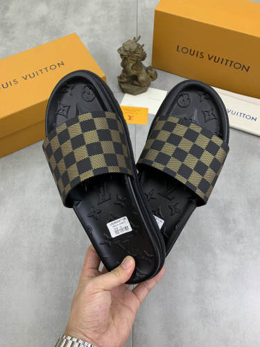 LV men slippers AAA-1165