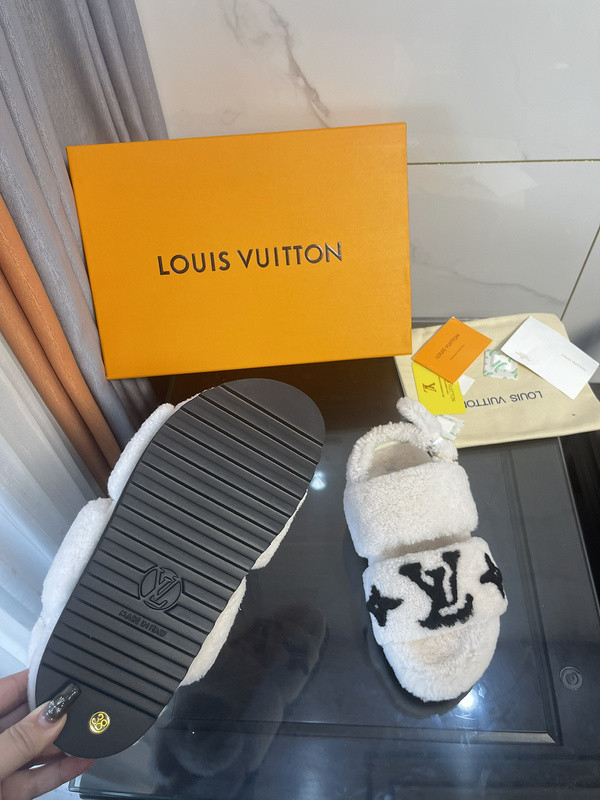 LV women Sandals 1：1 Quality-500