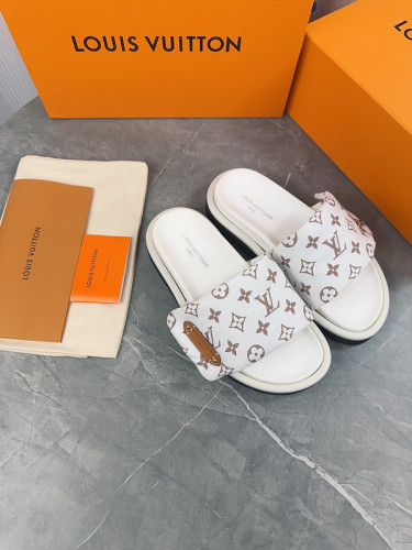 LV women Sandals 1：1 Quality-664