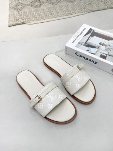 LV women Sandals 1：1 Quality-713