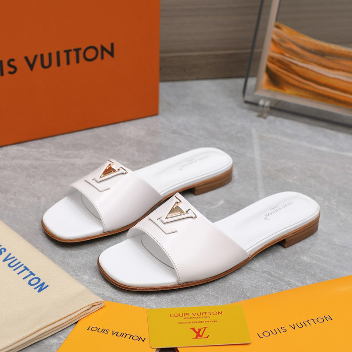 LV women Sandals 1：1 Quality-692