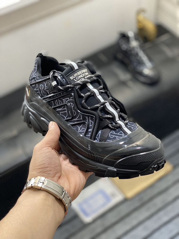 Burberry men shoes 1：1 quality-376