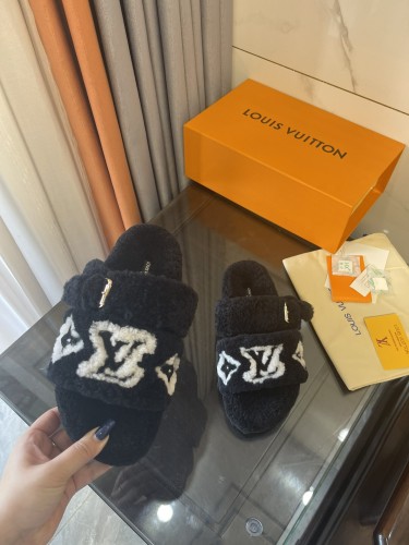 LV women Sandals 1：1 Quality-495