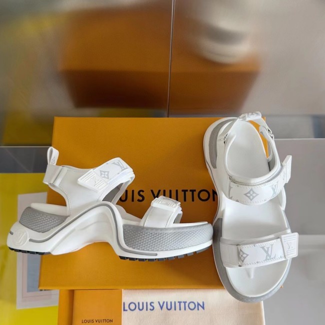 LV women Sandals 1：1 Quality-765