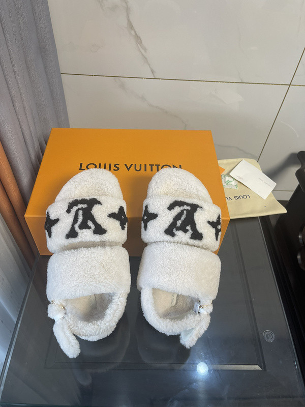 LV women Sandals 1：1 Quality-500