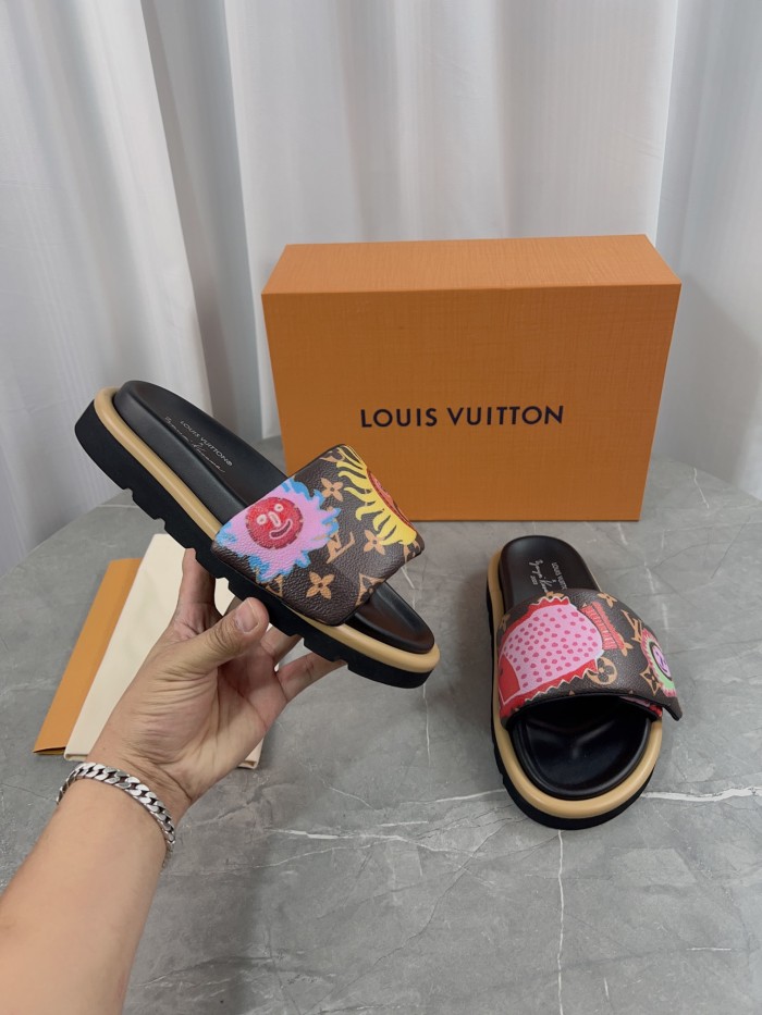 LV Sandals 1：1 Quality-541