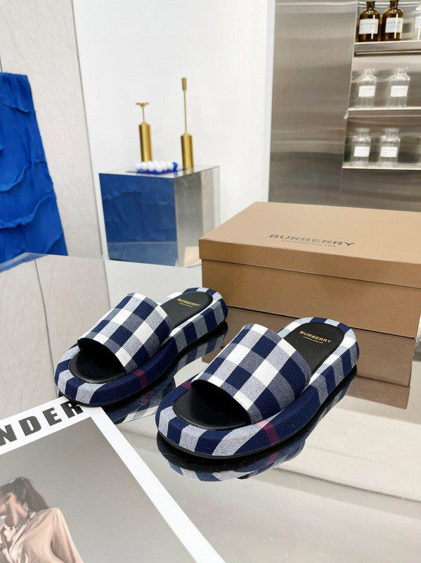 Burberry women slippers AAA-028