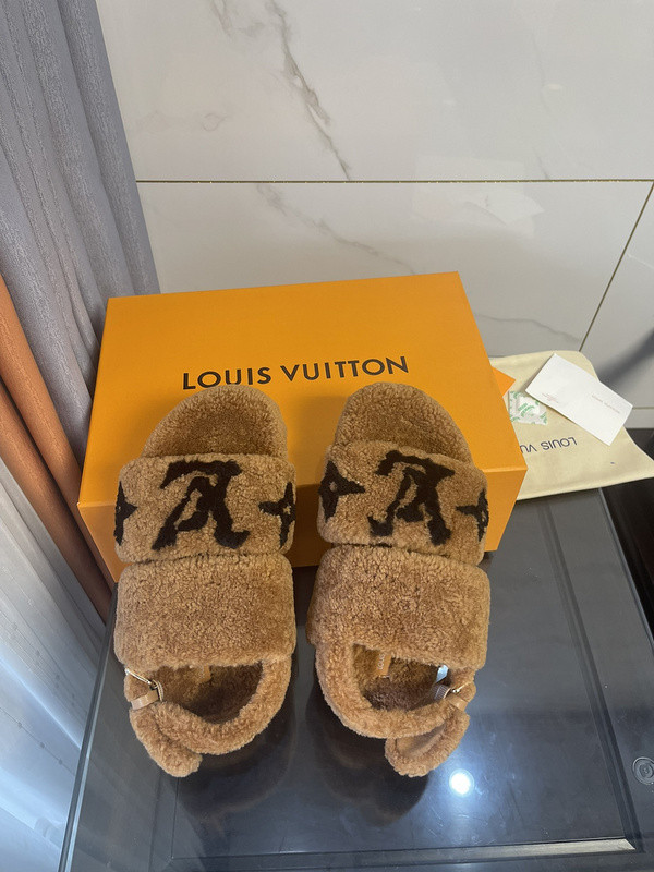 LV women Sandals 1：1 Quality-498