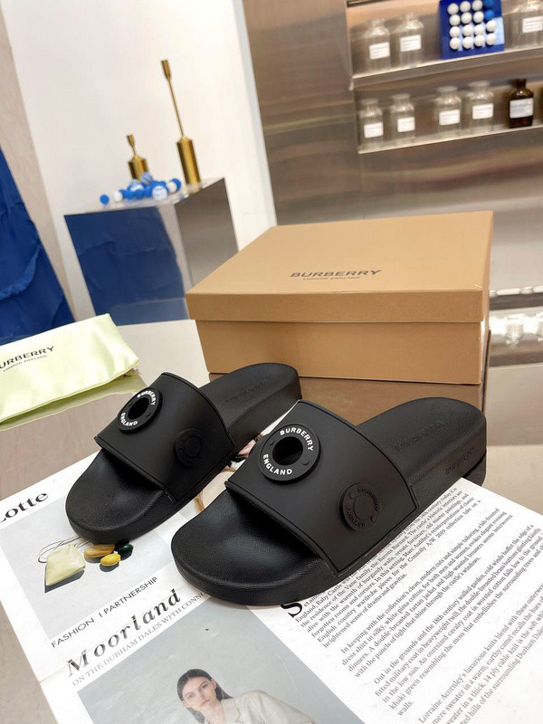 Burberry men slippers AAA-076