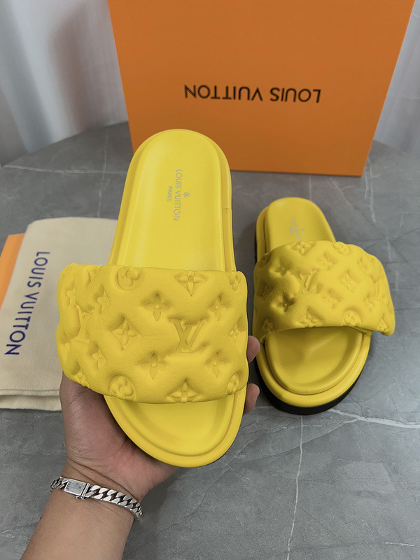 LV women Sandals 1：1 Quality-750