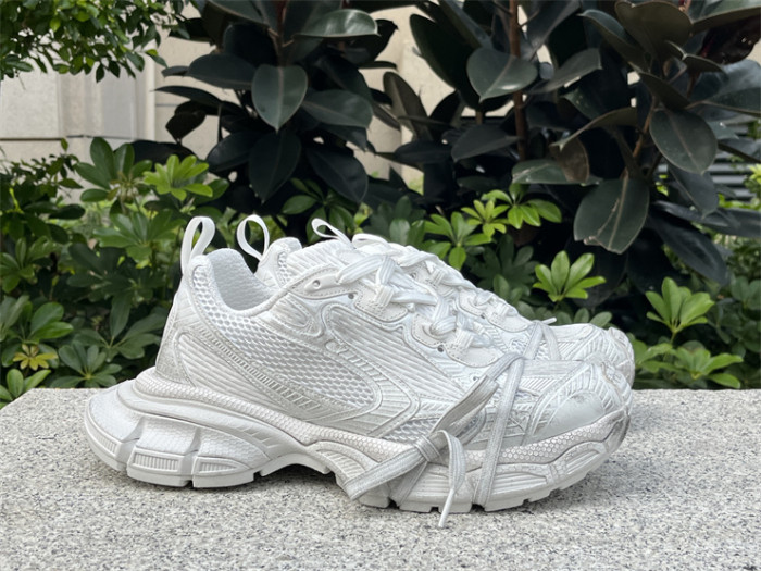 B 17FW Tripe-S High End Sneaker-479