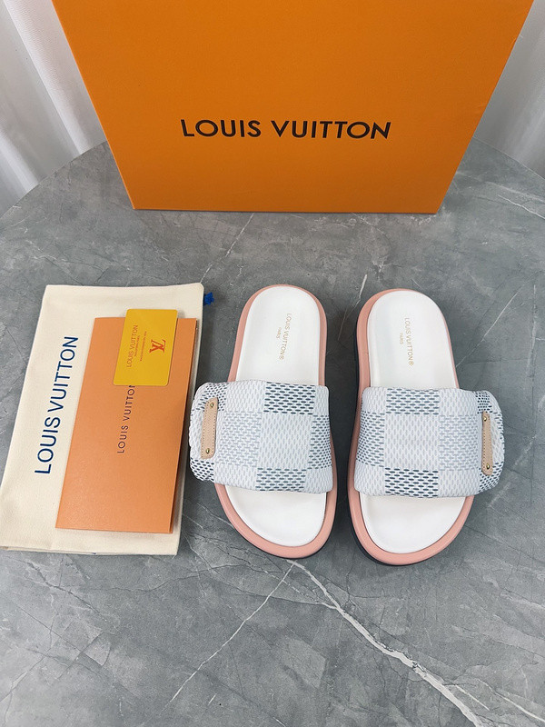 LV women Sandals 1：1 Quality-658