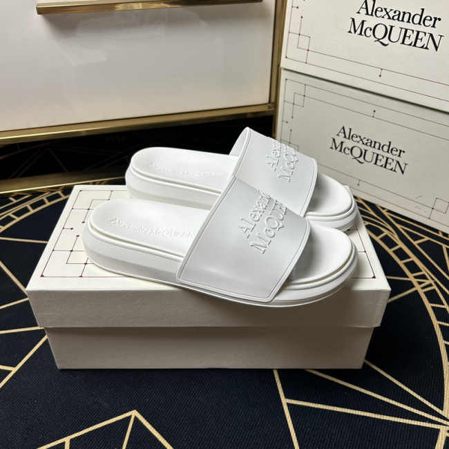 Alexander McQueen men slippers AAA-030