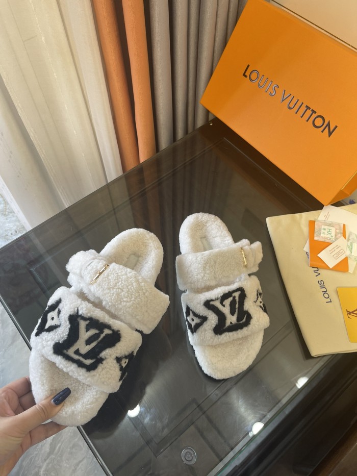 LV women Sandals 1：1 Quality-493