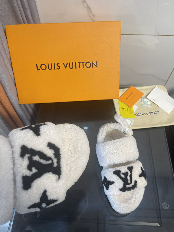 LV women Sandals 1：1 Quality-500