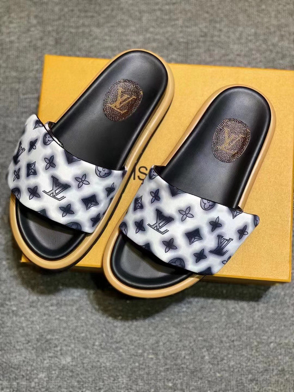 LV women Sandals 1：1 Quality-417