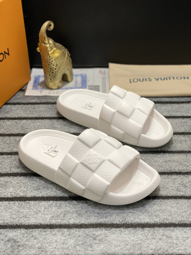 LV men slippers AAA-1190