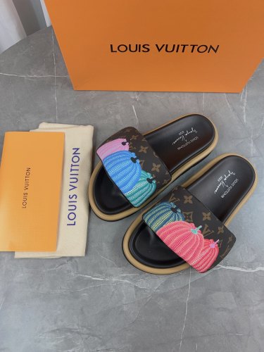 LV women Sandals 1：1 Quality-526